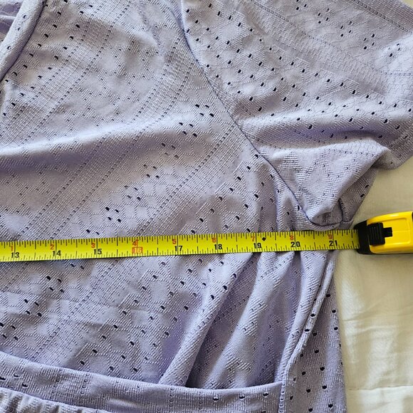 SOLD🆕Women's T-Shirt - Picture 5 of 6